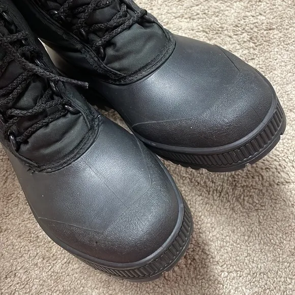 Sorel Winter Waterproof Snow Boots Black women size 8