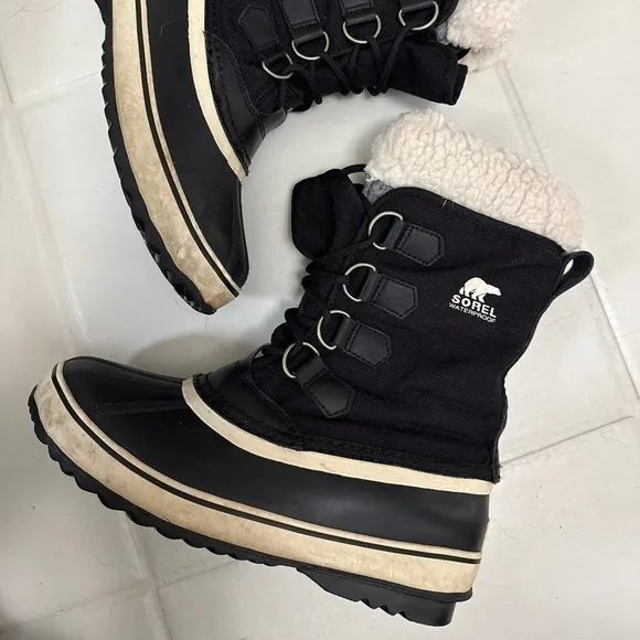 Sorel Woman Lady Size 8 Faux Fur Removable Liner Winter Snow Boots