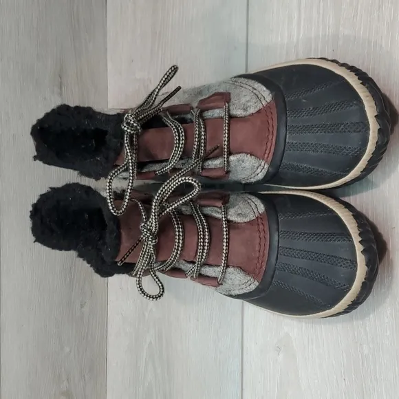 Sorel Women Duck Rubber Waterproof Outdoor boots shoes sz 7.5
