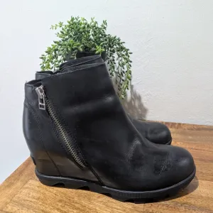 Sorel Women Joan Of Arctic Wedge II Size‎ 9 Zip Black Leather Boots NL3364-010