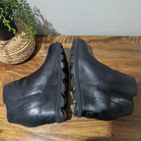 Sorel Women Joan Of Arctic Wedge II Size‎ 9 Zip Black Leather Boots NL3364-010