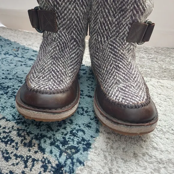SOREL Women’s Anthropologie CHIPAHKO Blanket Boots Size 7.5 Herringbone Wool