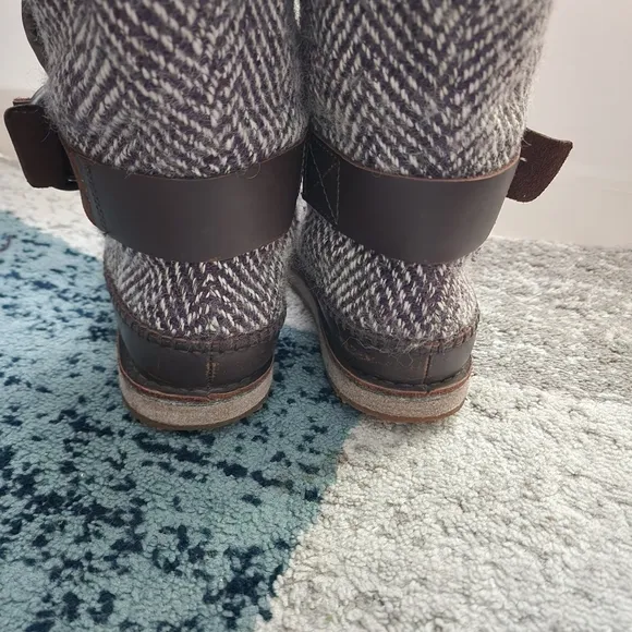 SOREL Women’s Anthropologie CHIPAHKO Blanket Boots Size 7.5 Herringbone Wool