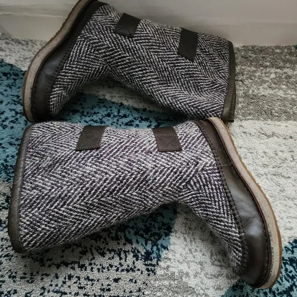 SOREL Women’s Anthropologie CHIPAHKO Blanket Boots Size 7.5 Herringbone Wool