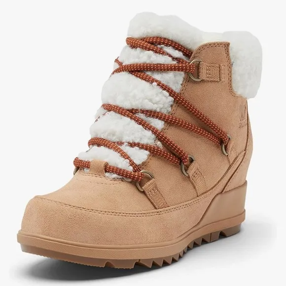 Sorel Women’s Evie Cozy Lace Boot Size 8. Color: Tawny Buff Wood.