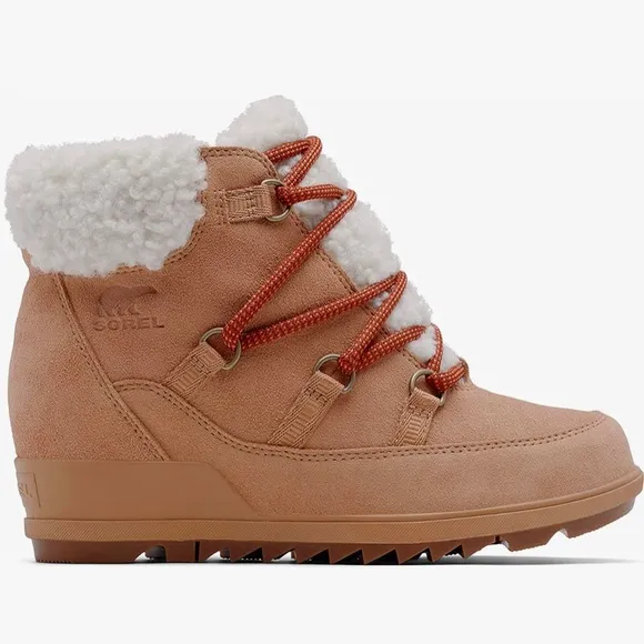 Sorel Women’s Evie Cozy Lace Boot Size 8. Color: Tawny Buff Wood.