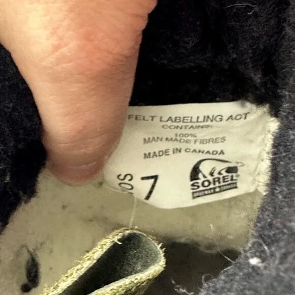 Sorel Women's Felt Lined Green Snow Boots size 7