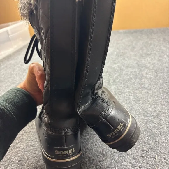 SOREL Women’s Waterproof Tofino II Rubber Snow Boots Black w/Fur size: 7