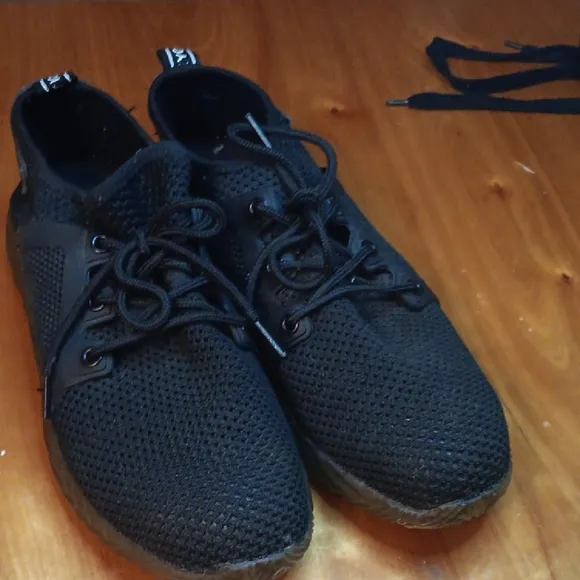 Steel toe indestructible men's shoes size 45