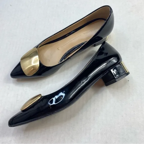 Stella Luna Black Pointed Toe Womens Shoes Block Low Heel Sz 37 Gold Metallic.