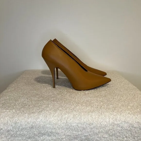 Stella McCartney Pointed Toe Bootie | Size: 39EU