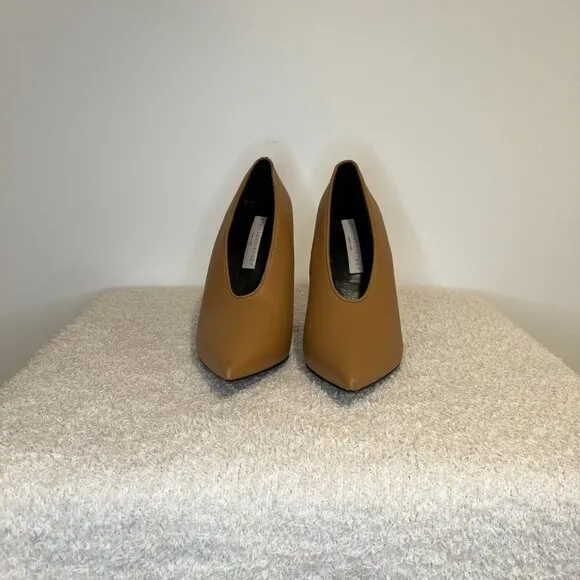 Stella McCartney Pointed Toe Bootie | Size: 39EU