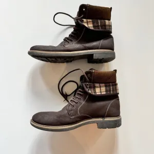 Steve Madden - Men’s Neptun Plaid Collar Boots in Brown