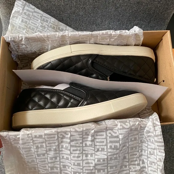 STEVE MADDEN Quilted Vegan Leather Slip On Casual Shoes