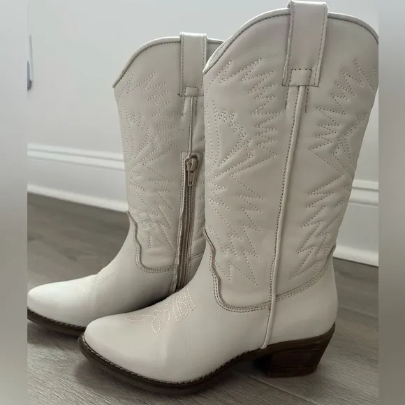 STEVE MADDEN Women’s cowboy boots size 5HAWWARD WHITE LEAT