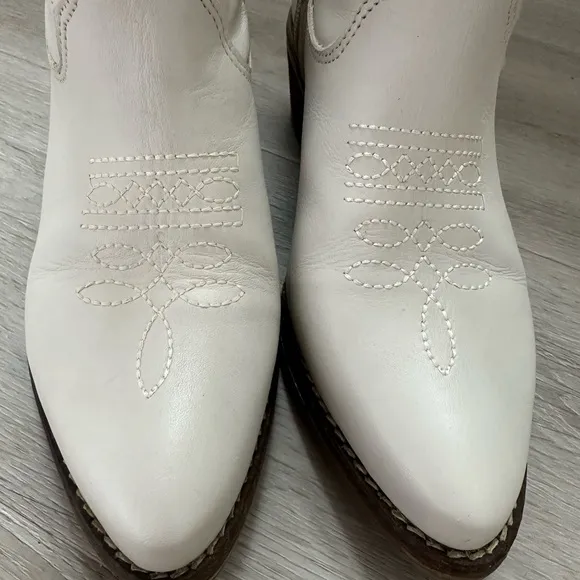 STEVE MADDEN Women’s cowboy boots size 5HAWWARD WHITE LEAT