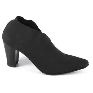 Stuart Weitzman Black Chunky‎ Heel Slip On Sz 6