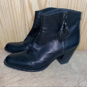 Stuart Weitzman Prancing Leather Boots 8 1/2 women’s