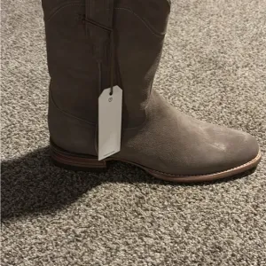 Stylish Tan Suede Boots