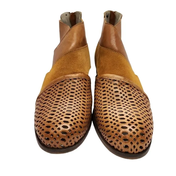 Sundance X Casta Women's Margreta Cut-Out Suede-Leather Boots - 11