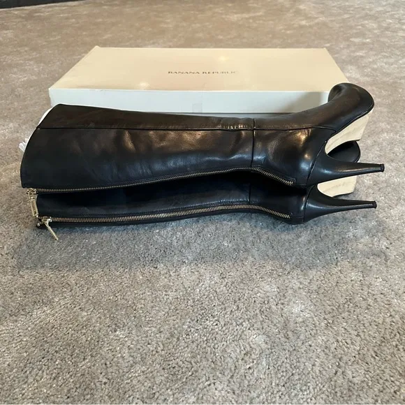 Tall Black Leather Boots Women’s 8 1/2 Banana Republic with 4 1/2 inch Heel VGUC