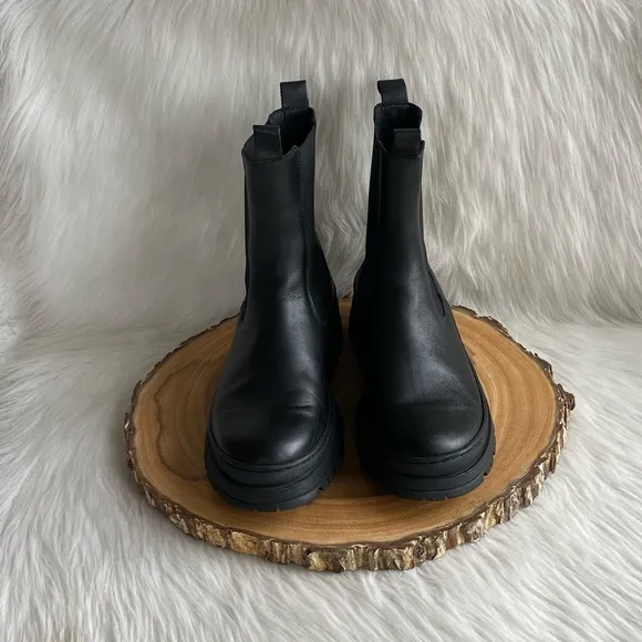 Ted Baker Akeeno black leather lug sole Chelsea boots
