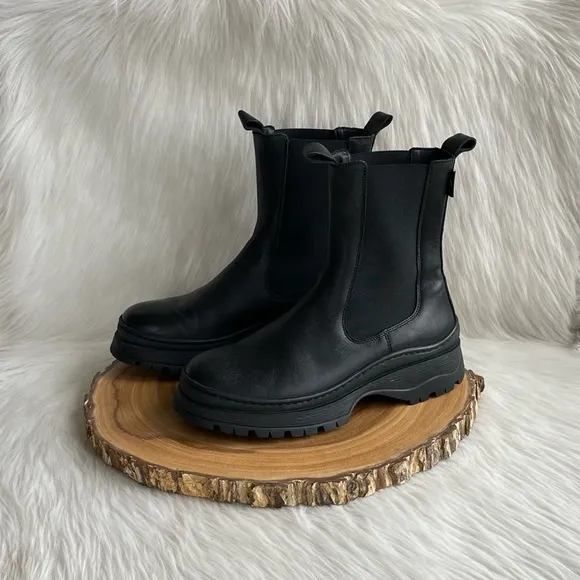 Ted Baker Akeeno black leather lug sole Chelsea boots