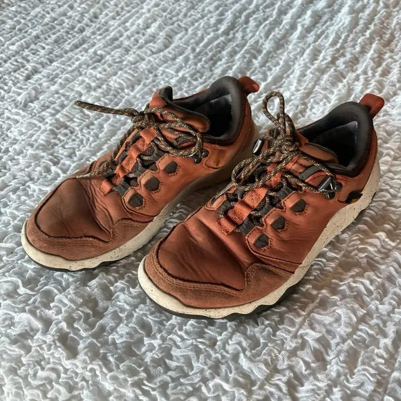 Teva Arrowood Lux Waterproof Leather Trail Sneakers size 8 rust brown color