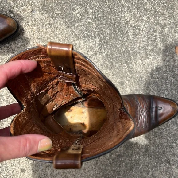 Texas Boot Company men’s 8.5 or women 10 brown cowboy boots with green design