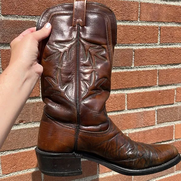 Texas Boot Company men’s 8.5 or women 10 brown cowboy boots with green design