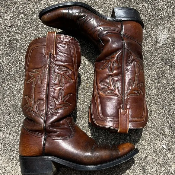 Texas Boot Company men’s 8.5 or women 10 brown cowboy boots with green design