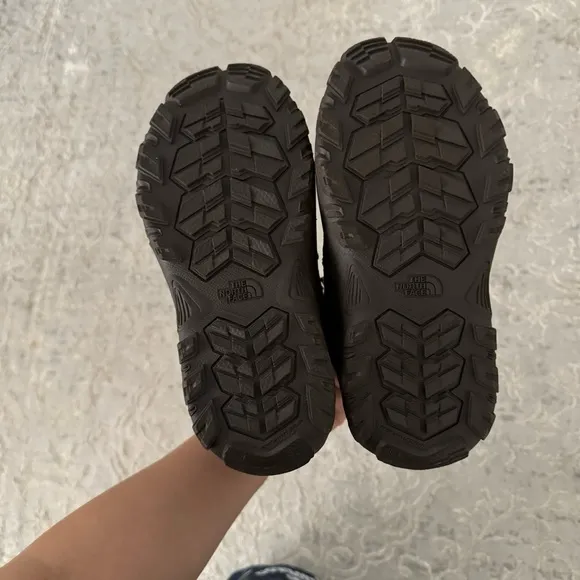 The North Face Chill Kat Boots Youth Size 4