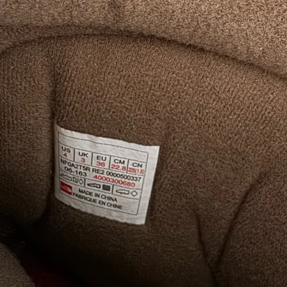 The North Face Chill Kat Boots Youth Size 4