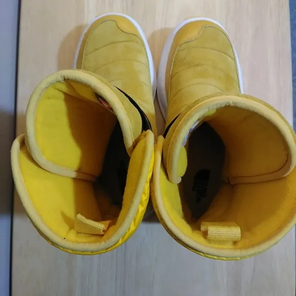 The North Face Ozone Park Winter Pull-On Boots Yellow Women's Size 6.5