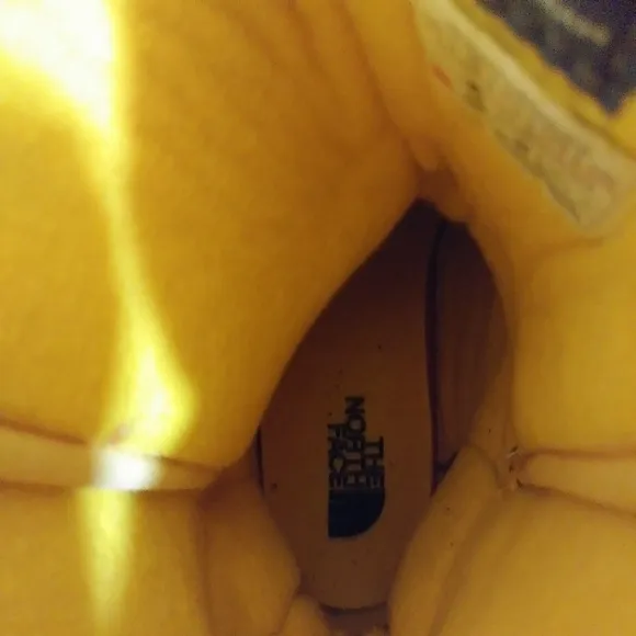 The North Face Ozone Park Winter Pull-On Boots Yellow Women's Size 6.5