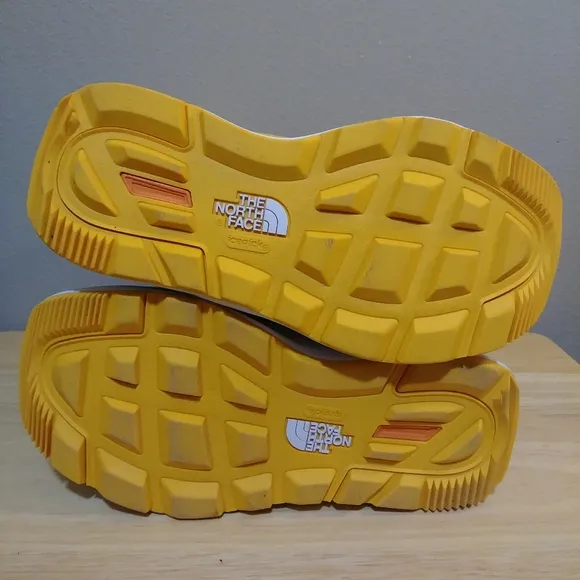 The North Face Ozone Park Winter Pull-On Boots Yellow Women's Size 6.5