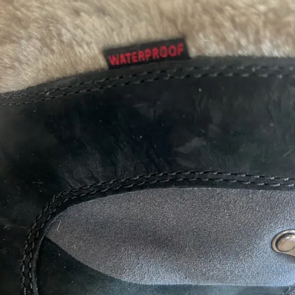 THE NORTH FACE WOMENS CHILKAT 400 WATERPROOF SNOW BOOTS BLACK/ZINC GREY, size 10