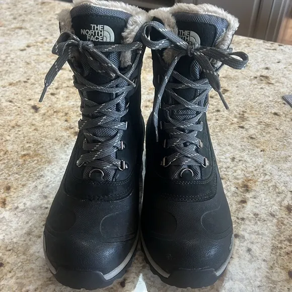 THE NORTH FACE WOMENS CHILKAT 400 WATERPROOF SNOW BOOTS BLACK/ZINC GREY, size 10