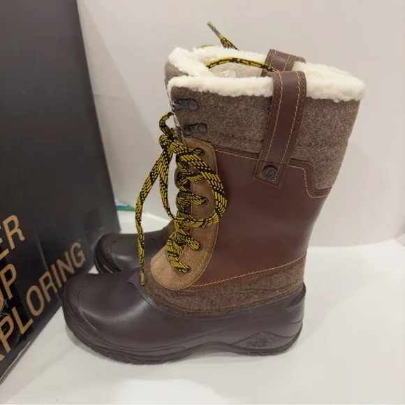The North Face Women's Shellista III Mid Apres Snow Boots