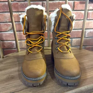 Timberland boots Valley Brown Women’s size 9, NWOT