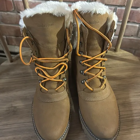 Timberland boots Valley Brown Women’s size 9, NWOT