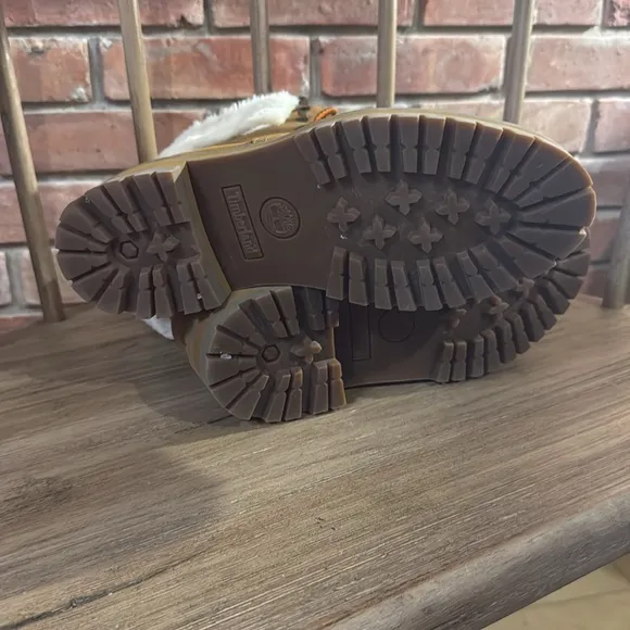 Timberland boots Valley Brown Women’s size 9, NWOT