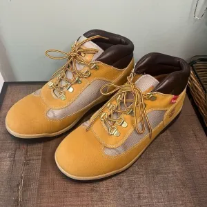Timberland Field Boot Helcor Kids or womens Boots kids size 7 women’s sizes 8.5