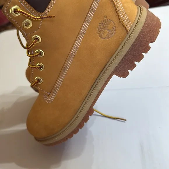 Timberland Tan Boots, NWOB Boys Size 5