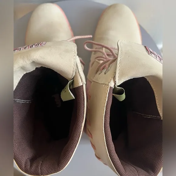 Timberland women’s fold down boots, pink off white. Leather. Size 8.5