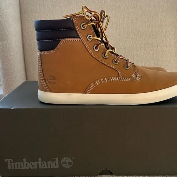 Timberland Women’s Sz 8 Dausette Wheat Nubuck Sneaker Ankle Boot