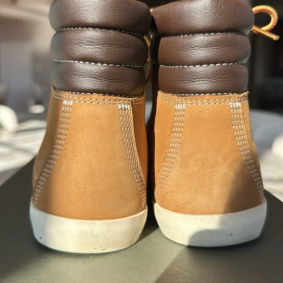 Timberland Women’s Sz 8 Dausette Wheat Nubuck Sneaker Ankle Boot