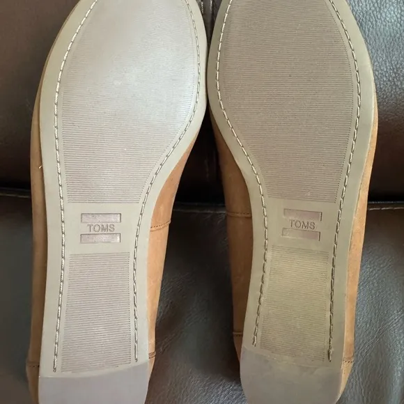 TOMS Women's Tan Slip-On Shoes
