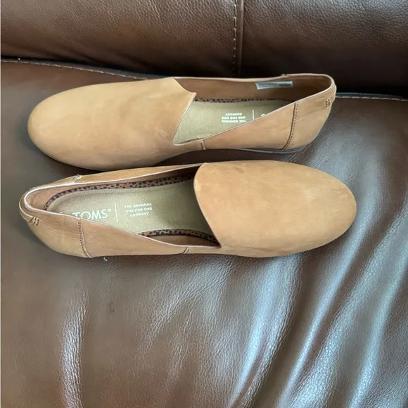 TOMS Women's Tan Slip-On Shoes