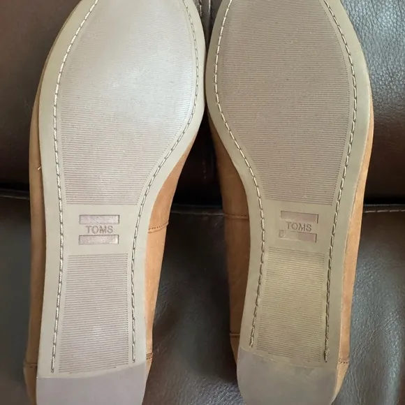 TOMS Women's Tan Slip-On Shoes